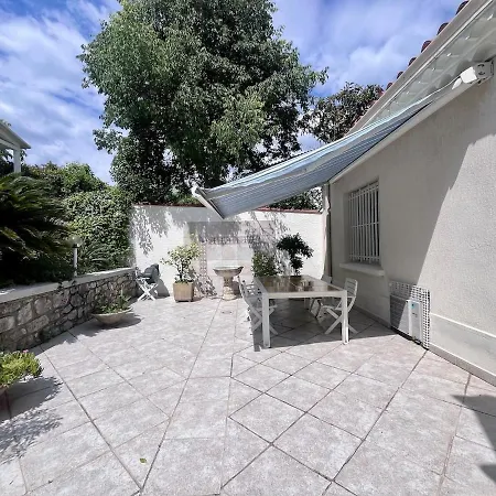 Maison De Avec Piscine Privée à Deux Pas De Centre De *