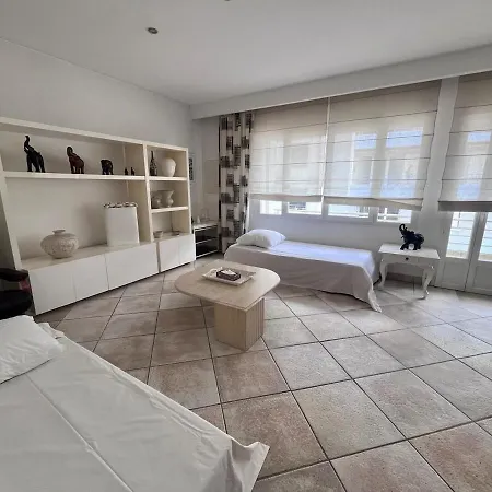 Maison De Avec Piscine Privée à Deux Pas De Centre De Villa *