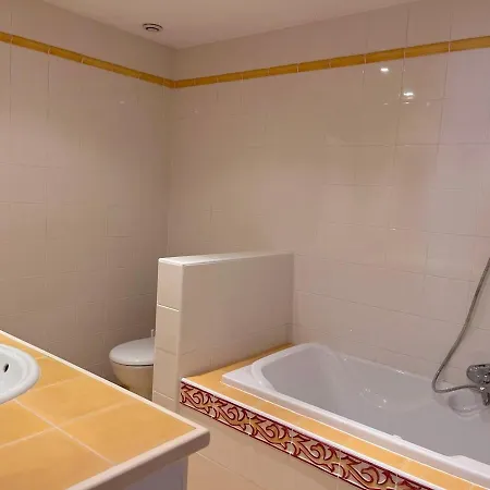Maison De Avec Piscine Privee A Deux Pas De Centre De