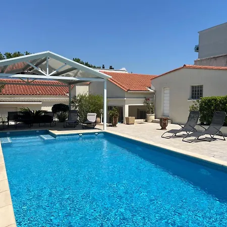 Villa Maison De Avec Piscine Privee A Deux Pas De Centre De *